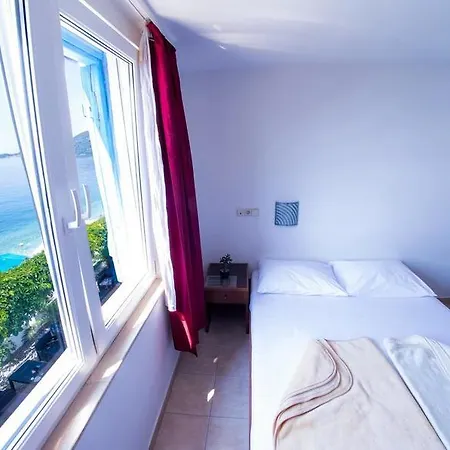By The Sea Makarska 3329 3* 드라슈니체