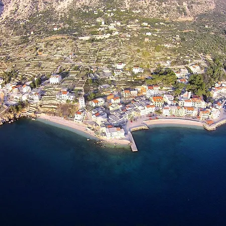 게스트하우스 By The Sea Makarska 3329 3*