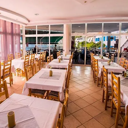By The Sea Makarska 3329 3* 드라슈니체