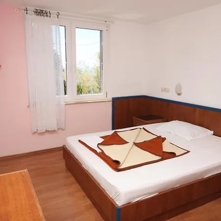 By The Sea Makarska 3329 게스트하우스 3*